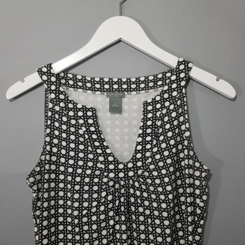 Ann Taylor Black White Sleeveless Ogee Print Top - Picture 4 of 6